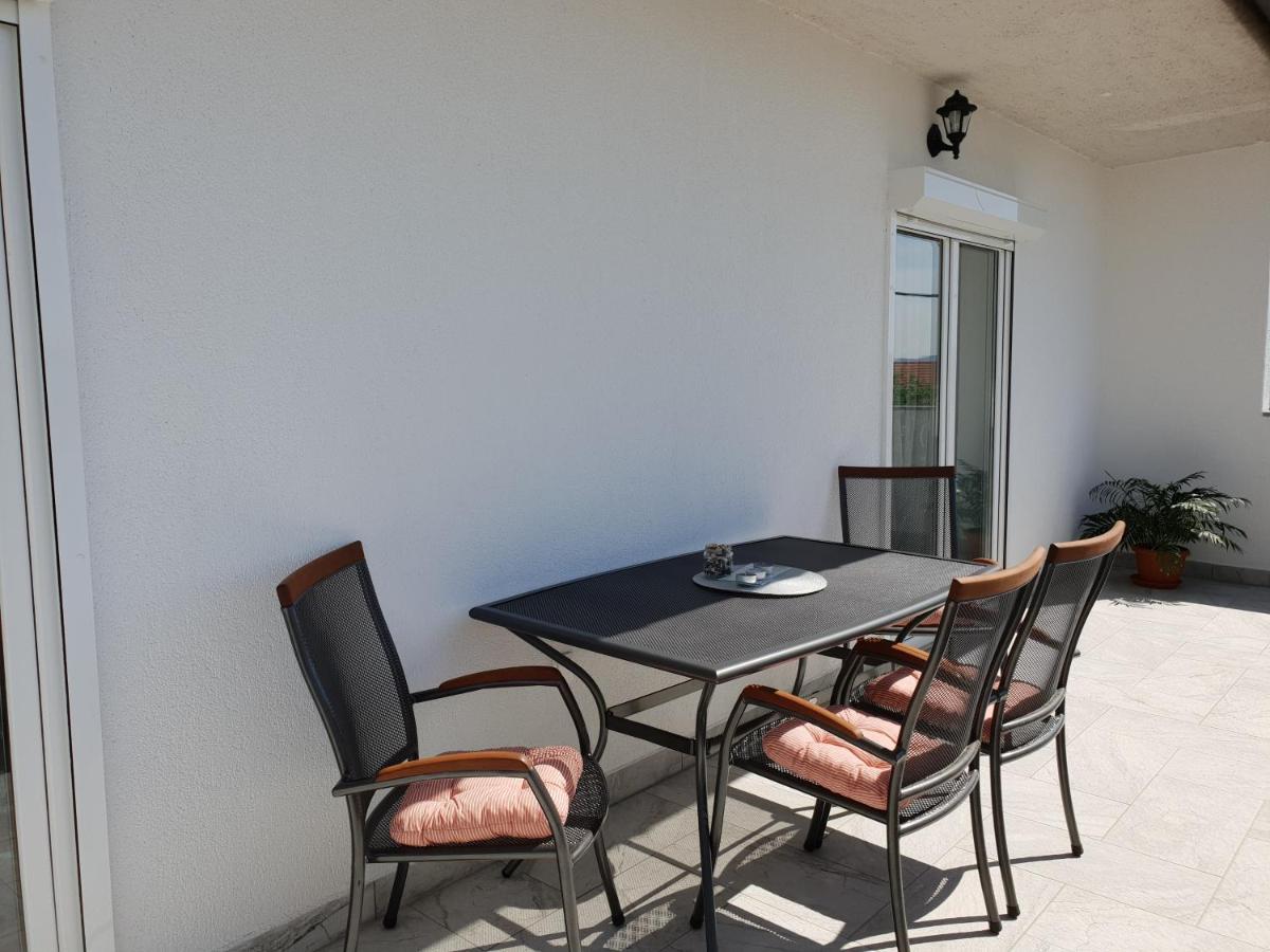 Apartment Marina Сен Екстериор снимка
